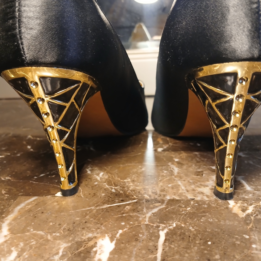 Wild Rose Elegant Black Heels with Gold Detailing
